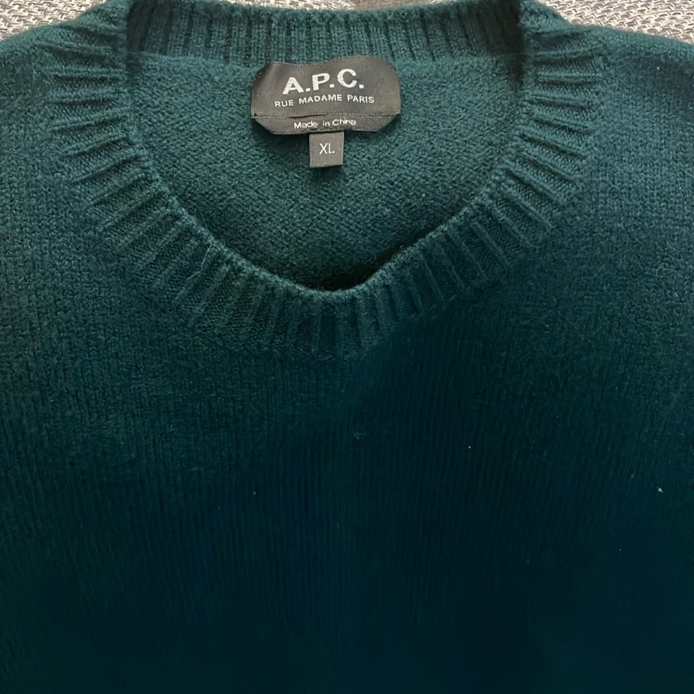 🔥Gorgeous A.P.C sweater in Deep Green XL